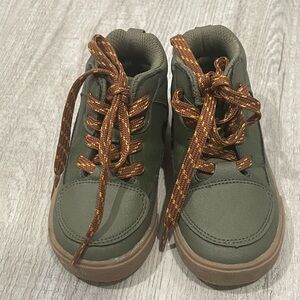 Oshkosh B’gosh New Without Tags never worn kids shoes, size 6M